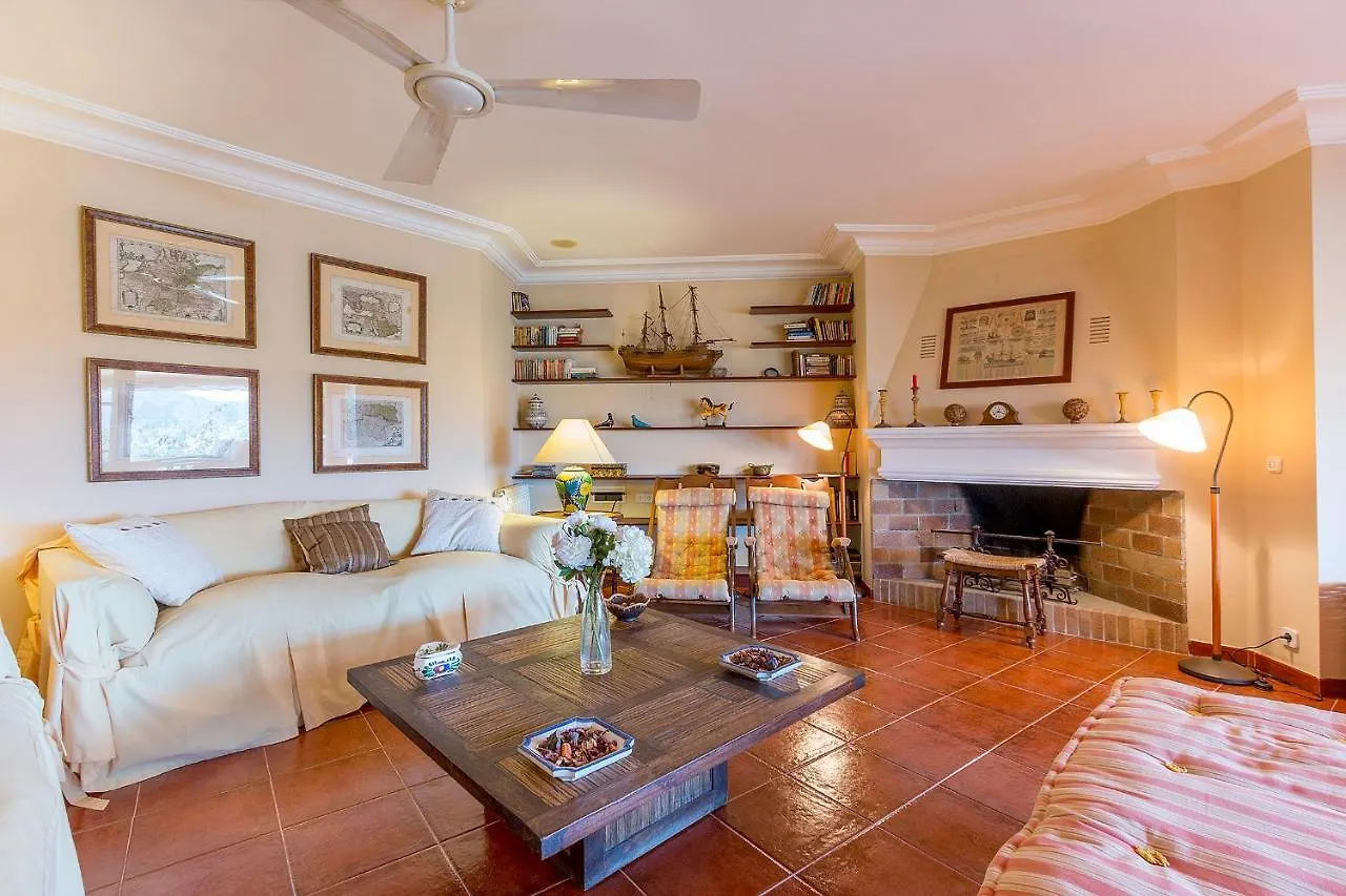Townhouse With Pool And Mountain Views, Just 5 Min Villa Pollenca Holiday home