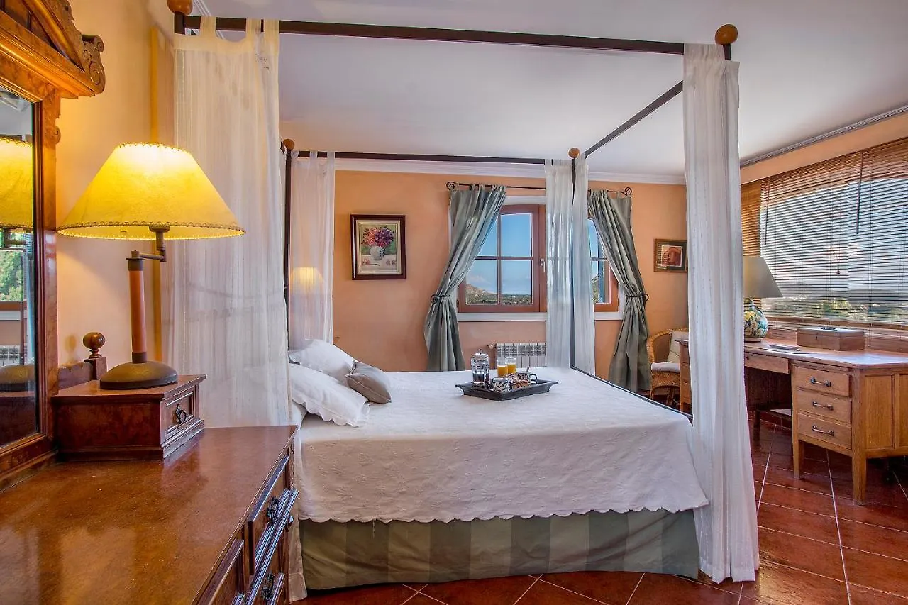 Townhouse With Pool And Mountain Views, Just 5 Min Villa Pollenca Holiday home