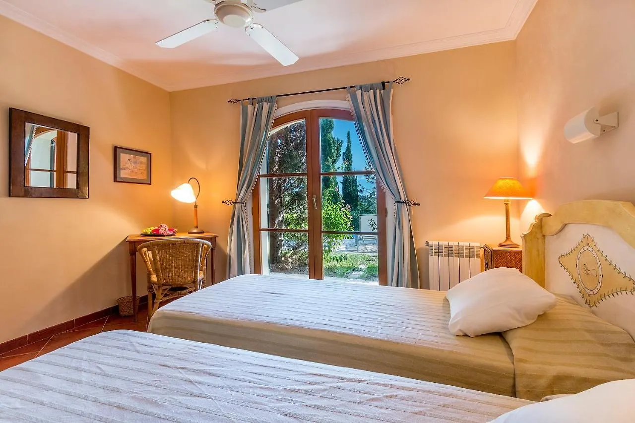 Townhouse With Pool And Mountain Views, Just 5 Min Villa Pollenca